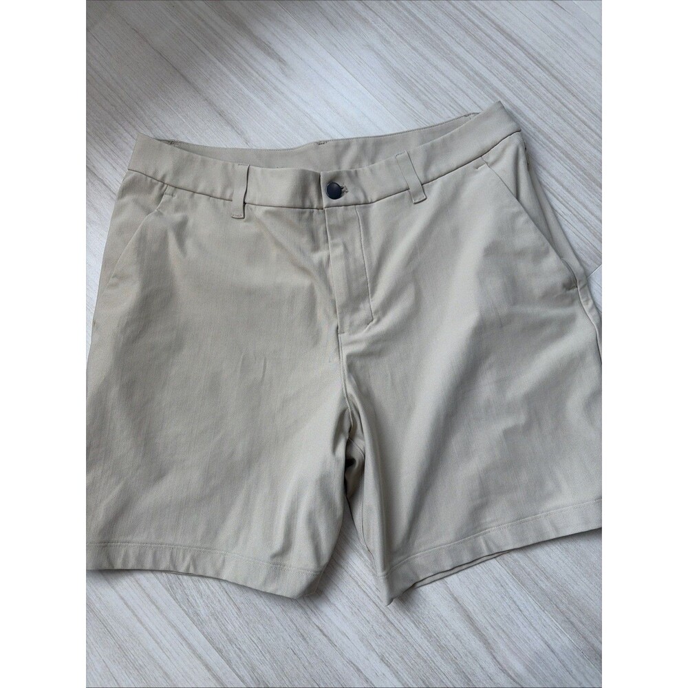 ABC Lululemon Classic-Fit Short 7" Warpstreme Men’s Size 32 Khaki